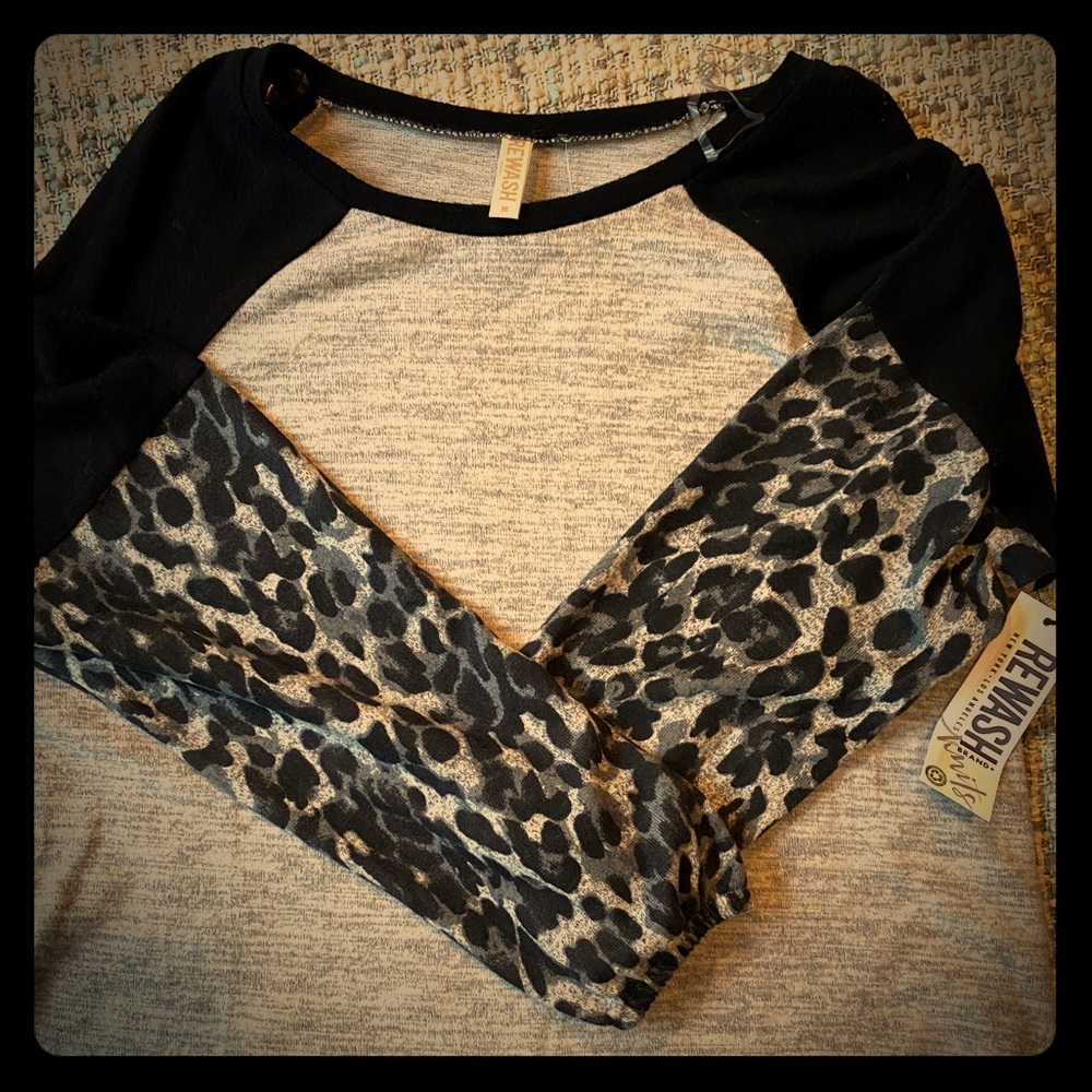 Brand new long sleeve top Rewash animal print